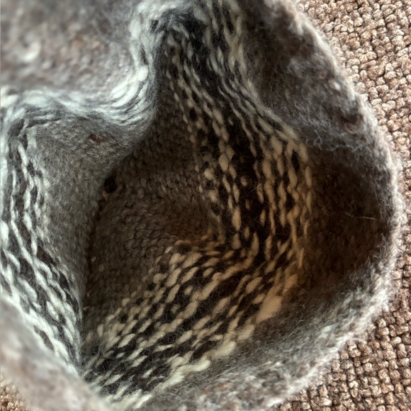 Vintage Woolen Cap - Picture 4 of 7